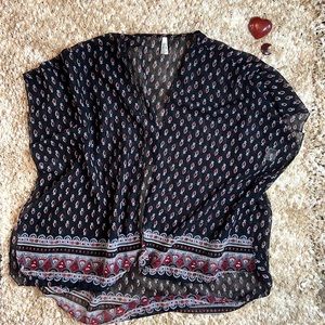 Truth NYC Lightweight Shall, Red White Blue Pattern, Size Small, Short Sleeved